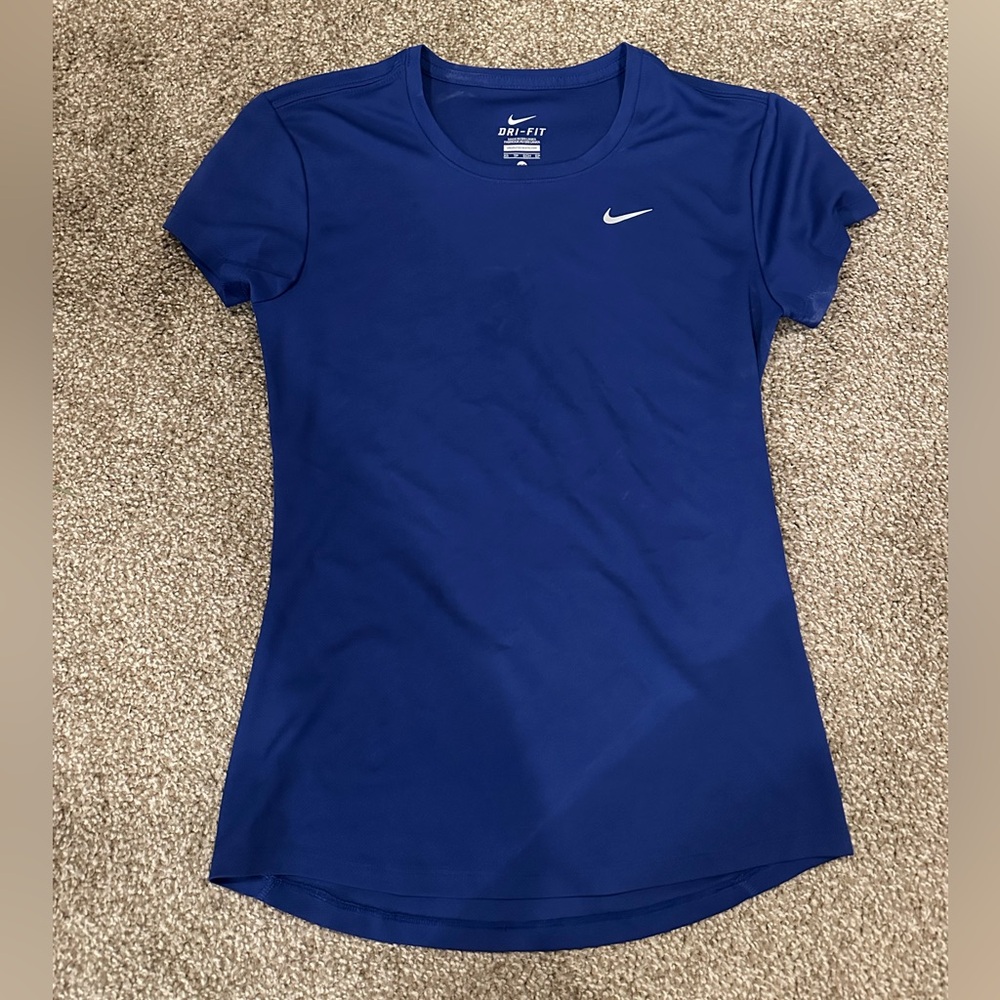 Nike top